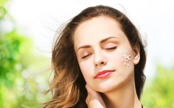 一般女性長(zhǎng)皺紋原因有什么呢？為什么女性容易長(zhǎng)皺紋呢?